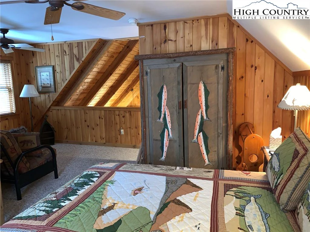 Image number 13 for the current listing