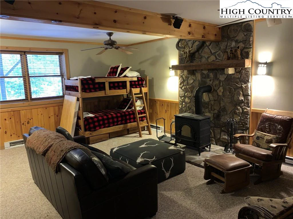Image number 10 for the current listing