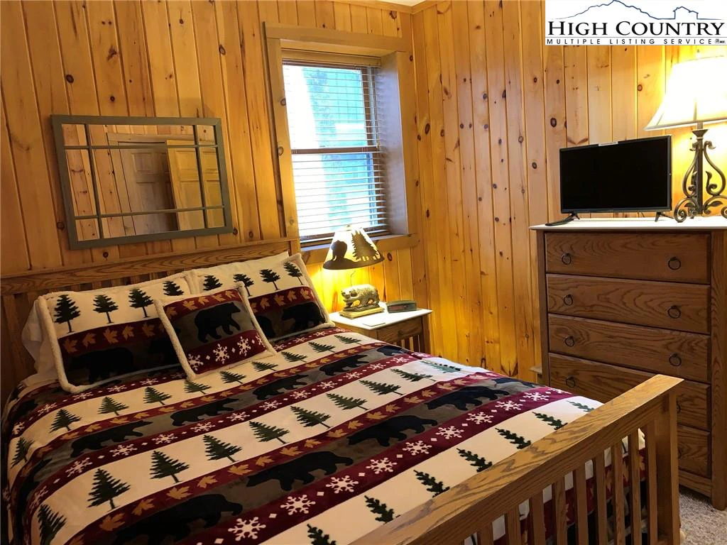Image number 8 for the current listing
