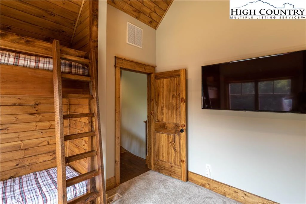 Image number 8 for the current listing