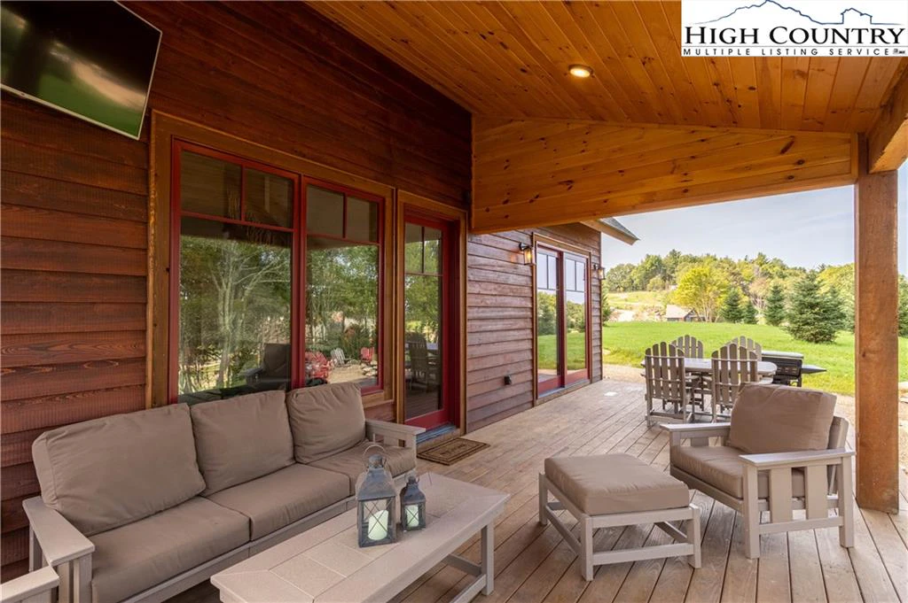 Image number 2 for the current listing