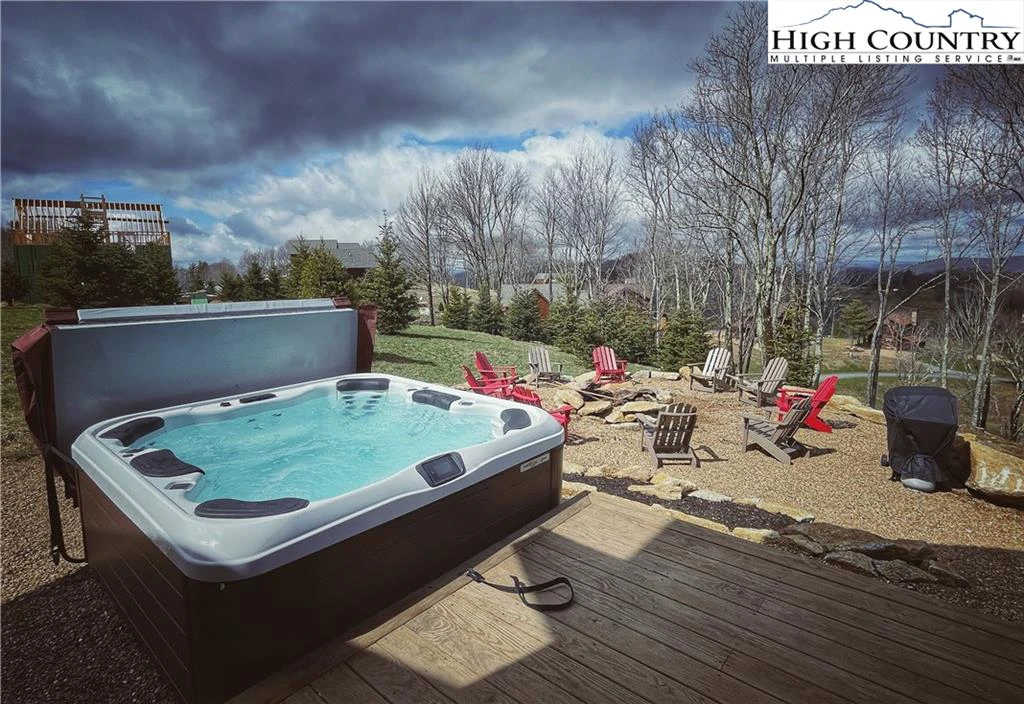 Image number 11 for the current listing