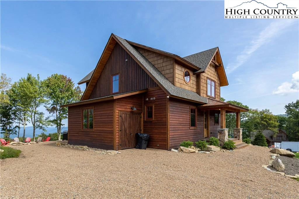 Image number 15 for the current listing