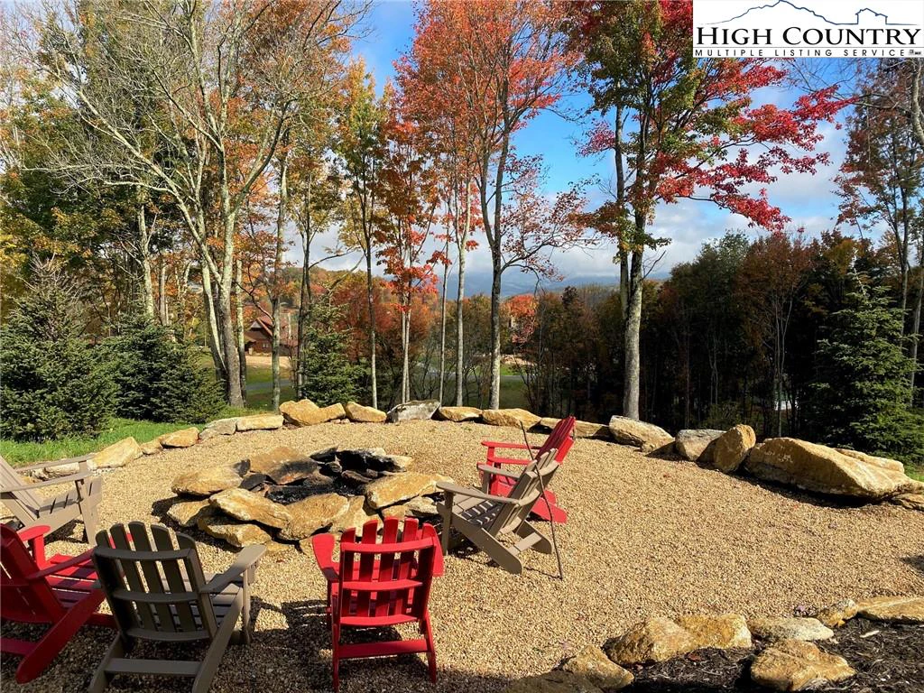 Image number 17 for the current listing