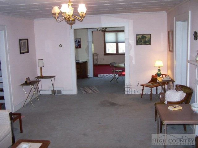 Image number 7 for the current listing