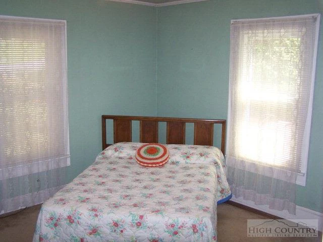 Image number 6 for the current listing