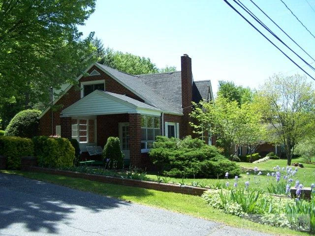 Image number 16 for the current listing