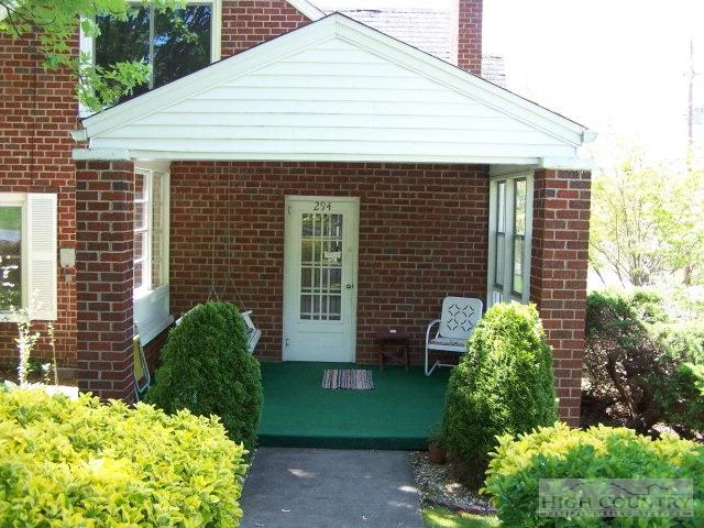 Image number 13 for the current listing