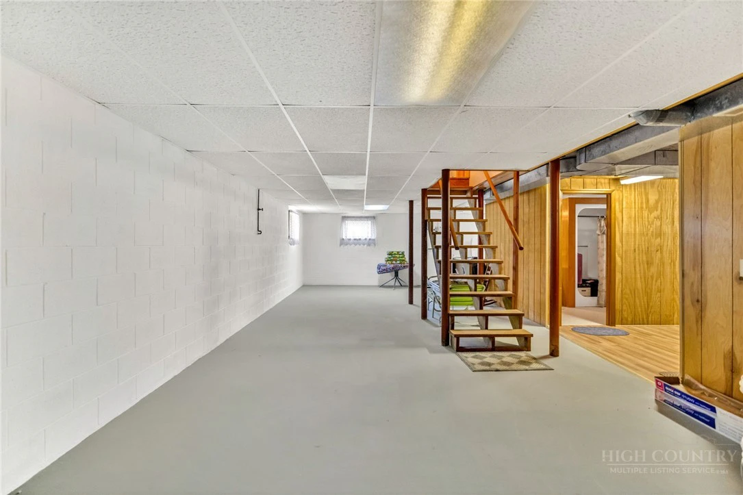 Image number 10 for the current listing