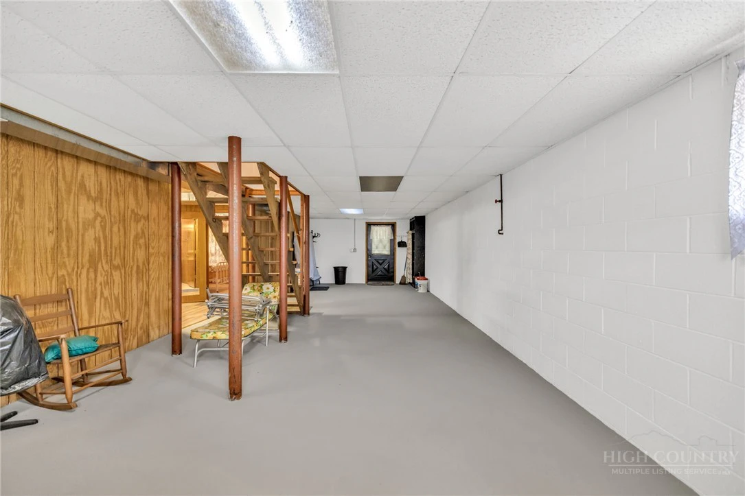 Image number 12 for the current listing