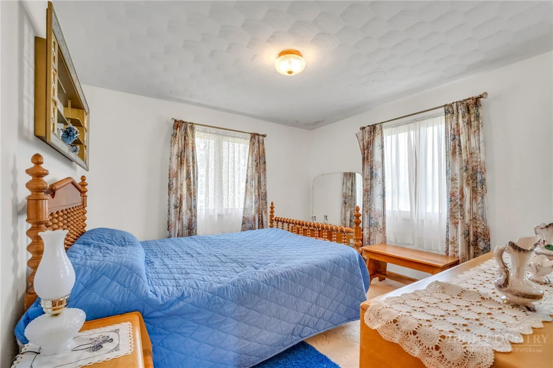 Image number 6 for the current listing