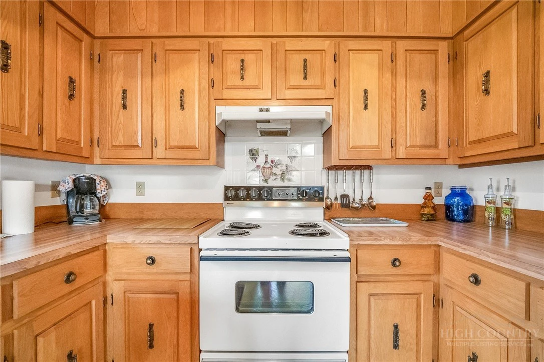 Image number 3 for the current listing