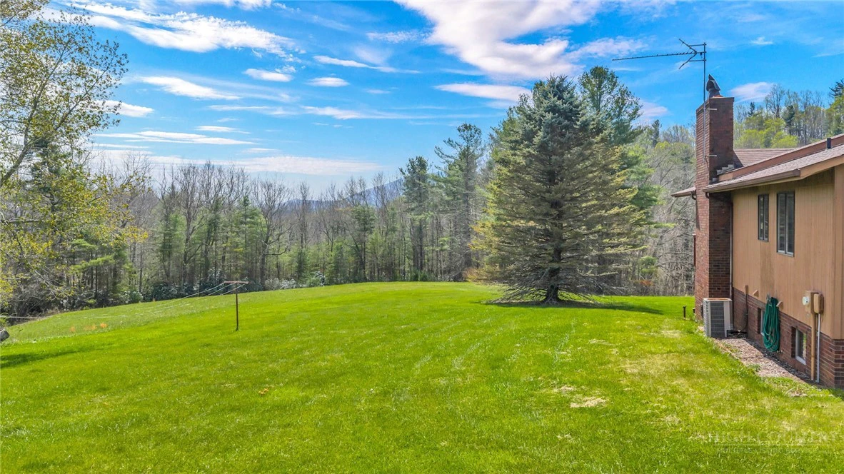 Image number 20 for the current listing