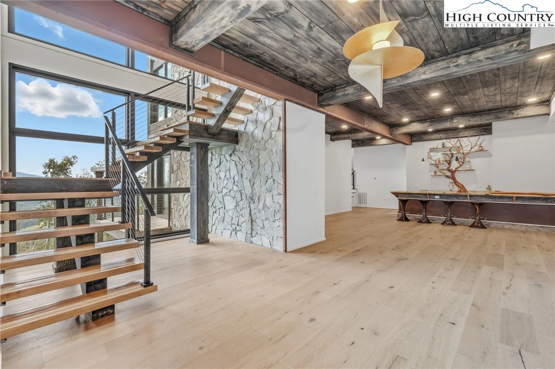 Image number 3 for the current listing