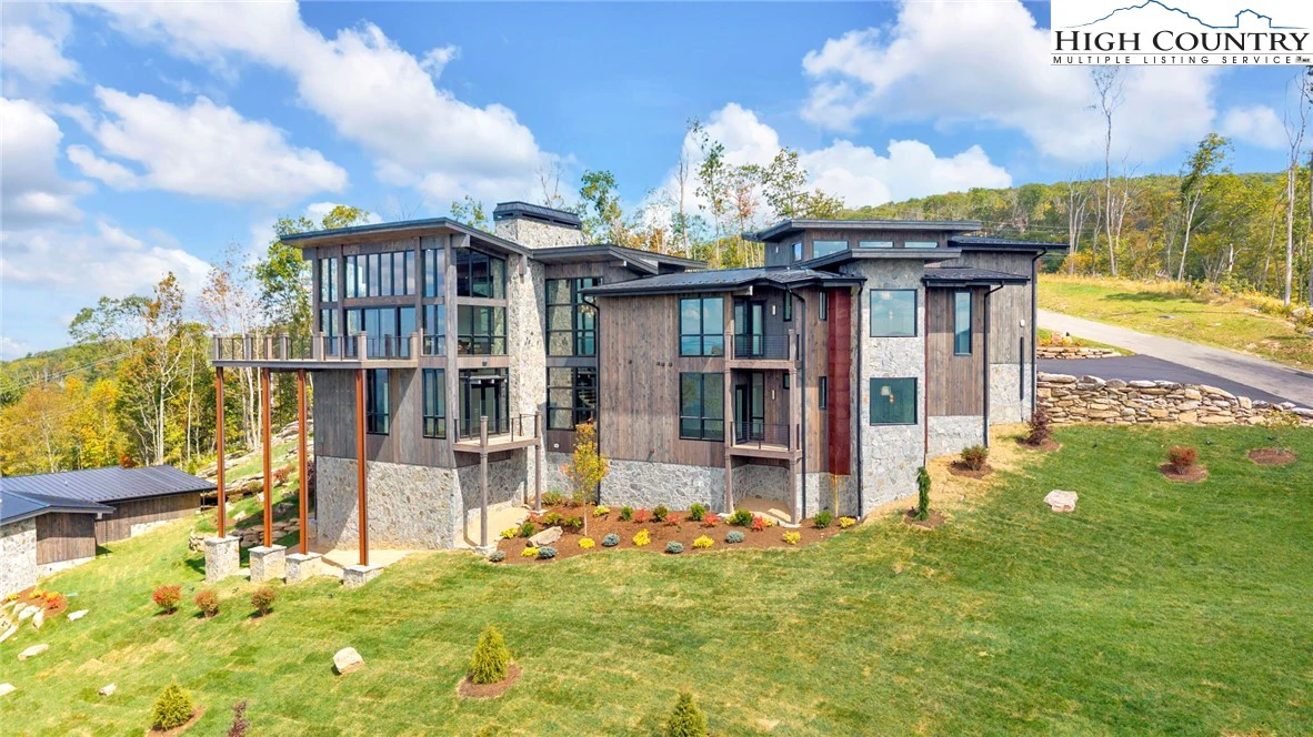 Image number 21 for the current listing