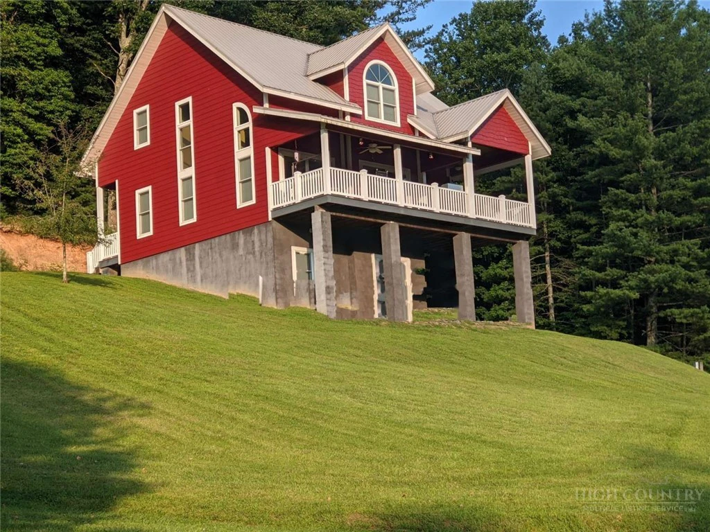 Image number 1 for the current listing