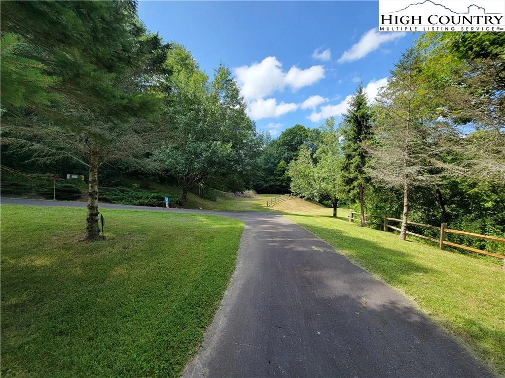 Image number 15 for the current listing