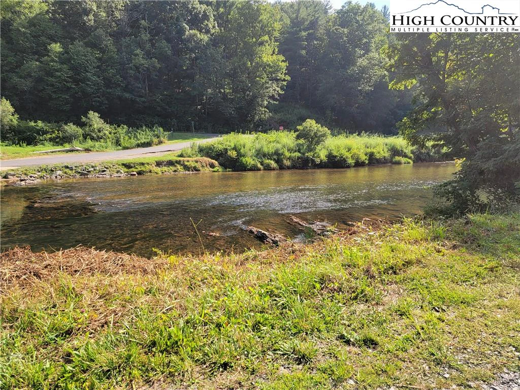 Image number 18 for the current listing