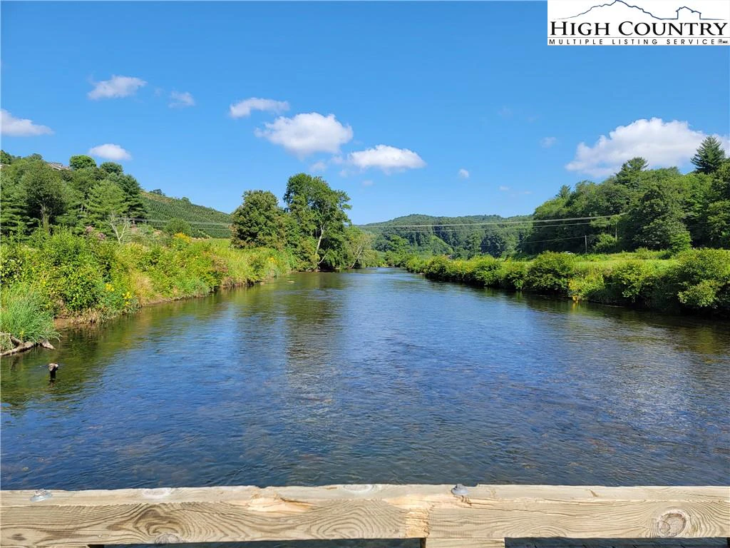 Image number 19 for the current listing