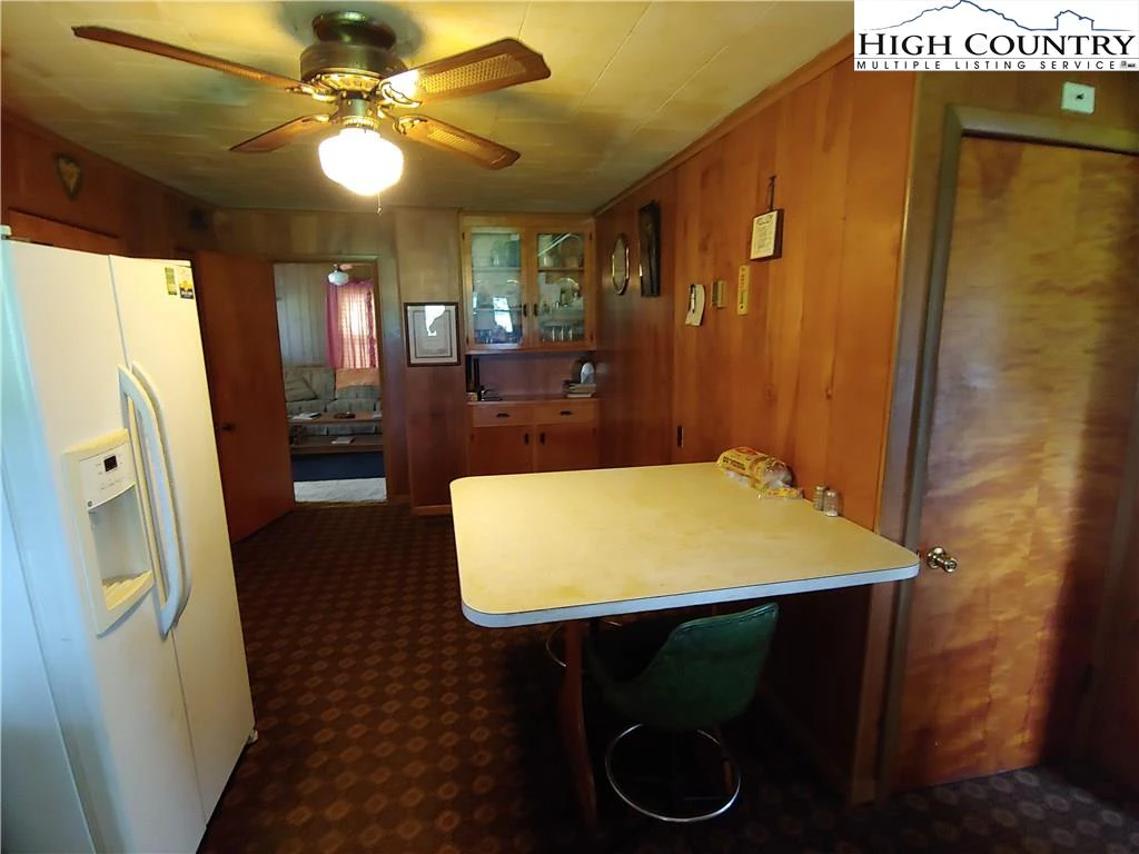 Image number 19 for the current listing