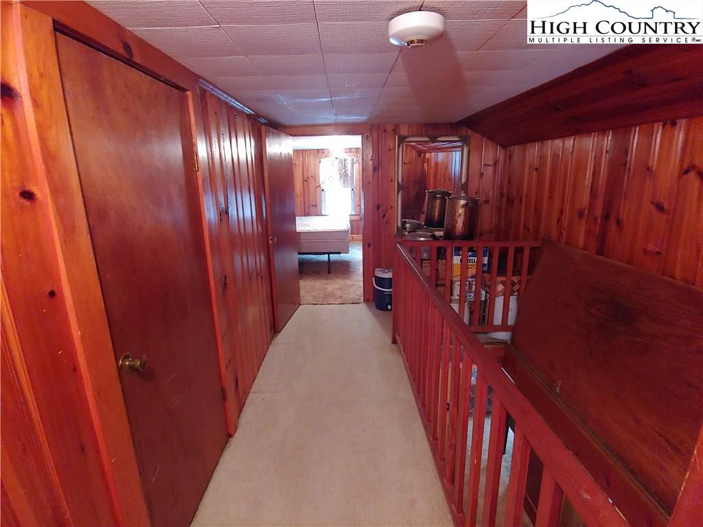 Image number 14 for the current listing