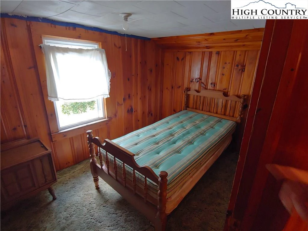 Image number 13 for the current listing