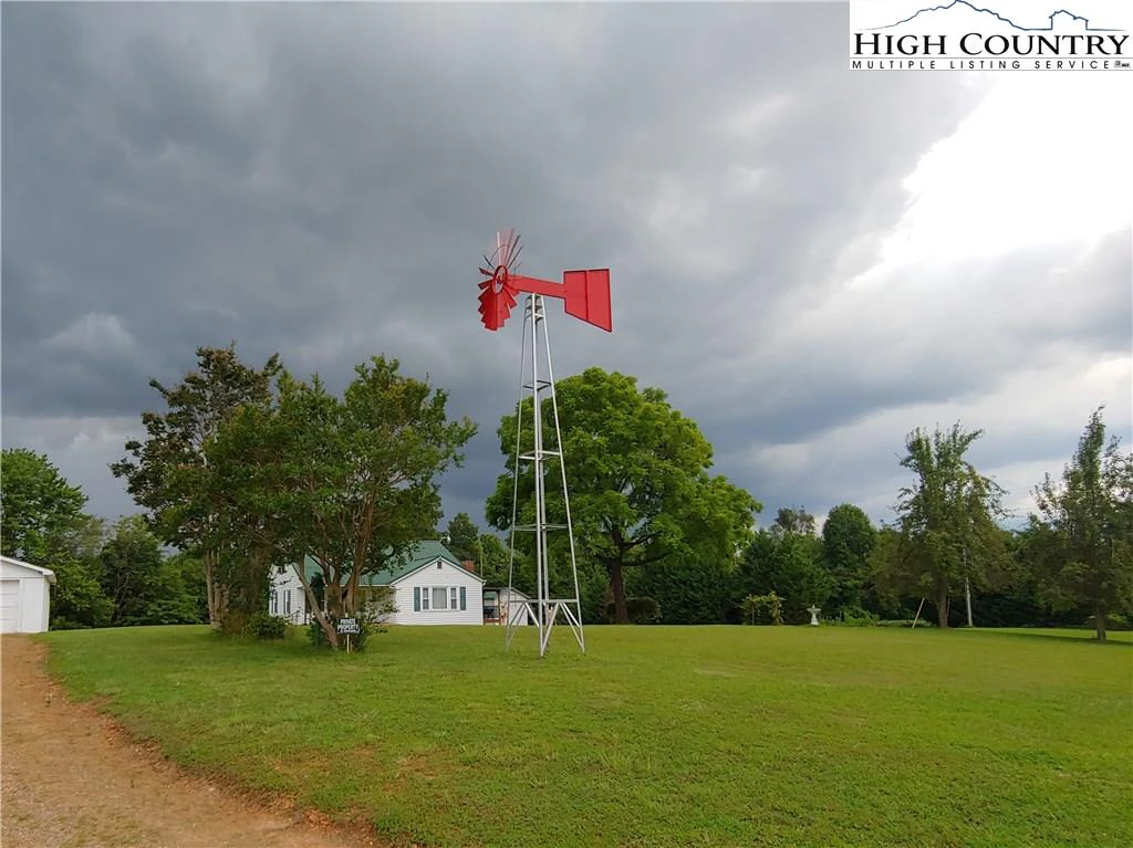Image number 5 for the current listing