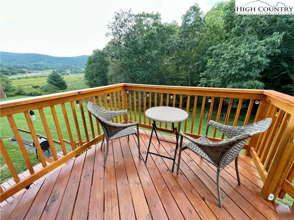 Image number 14 for the current listing
