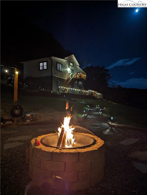 Image number 4 for the current listing