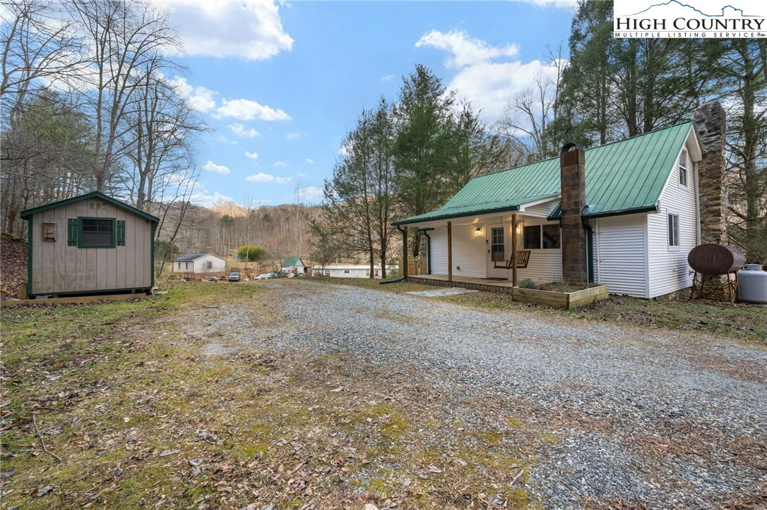 Image number 17 for the current listing