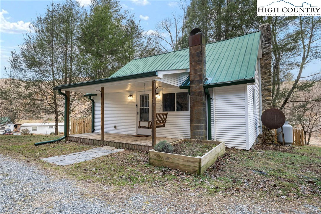 Image number 18 for the current listing