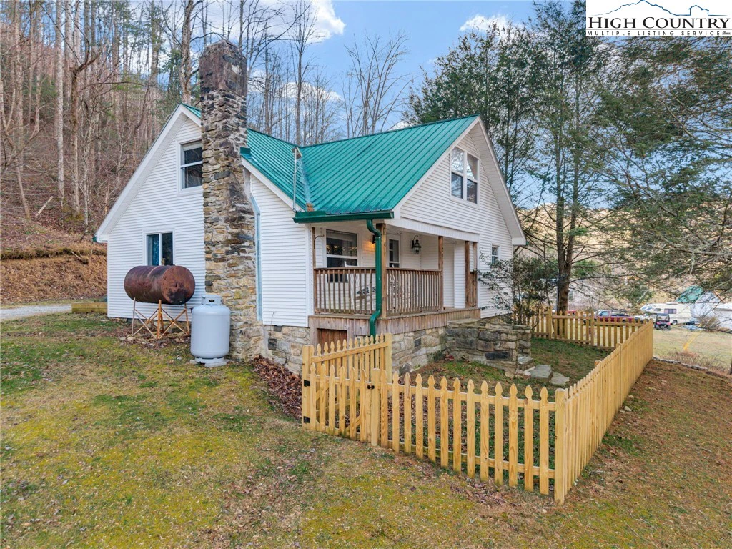 Image number 1 for the current listing