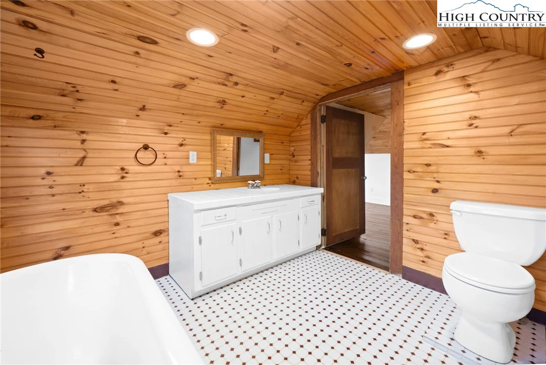 Image number 3 for the current listing