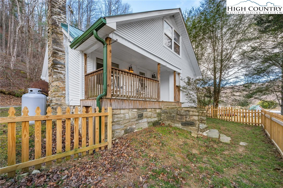 Image number 4 for the current listing