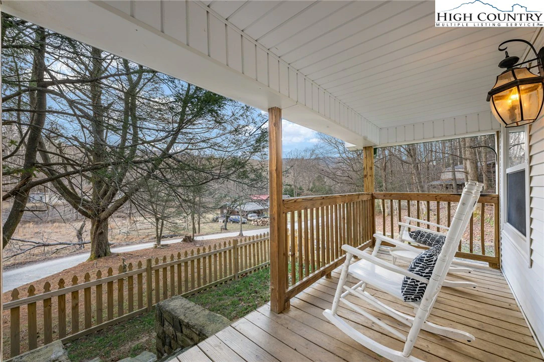 Image number 13 for the current listing