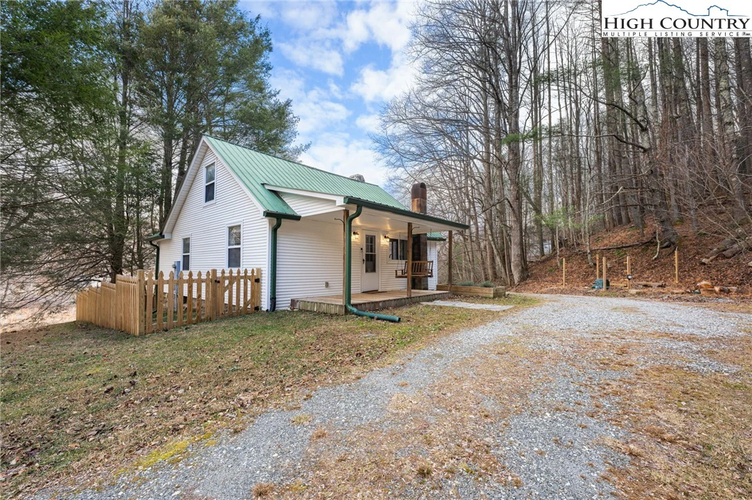 Image number 16 for the current listing