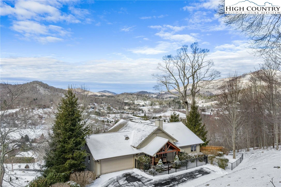 Image number 17 for the current listing