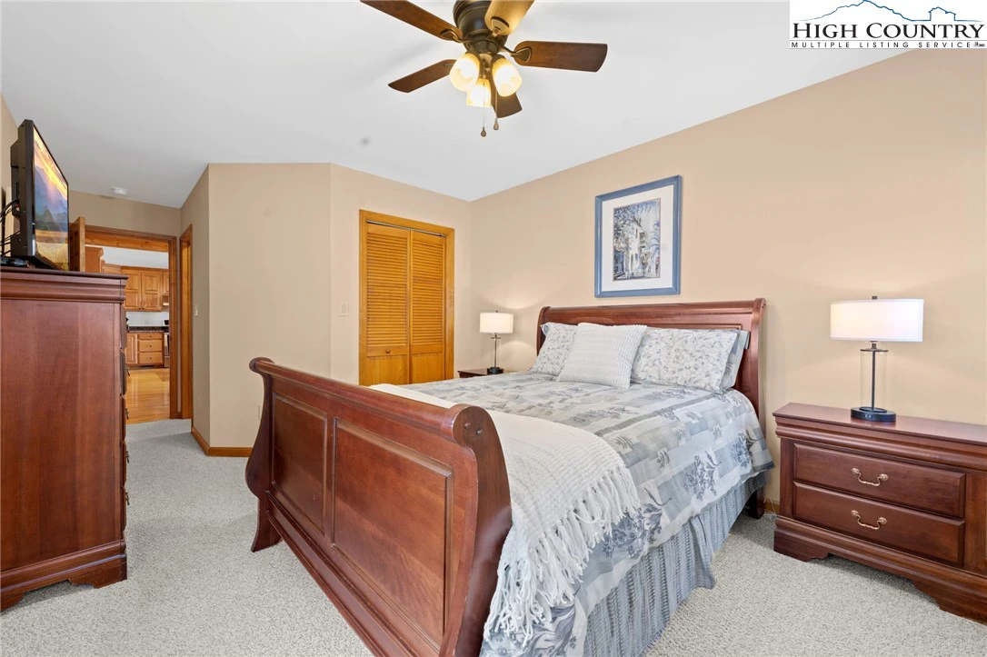 Image number 12 for the current listing