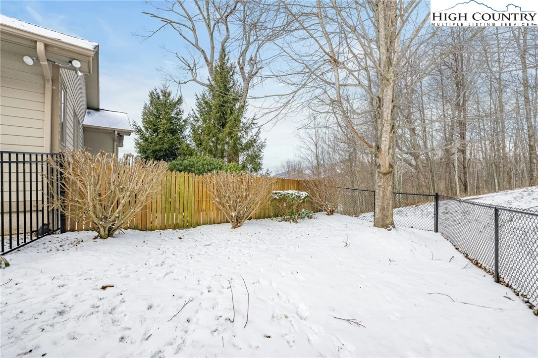Image number 14 for the current listing