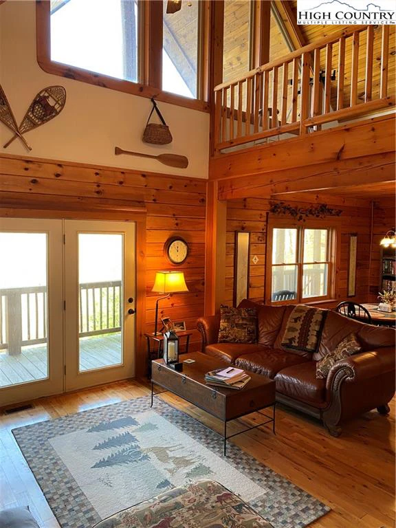 Image number 6 for the current listing