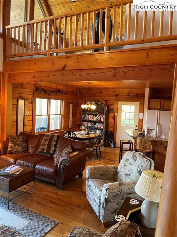 Image number 7 for the current listing