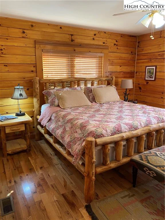 Image number 9 for the current listing