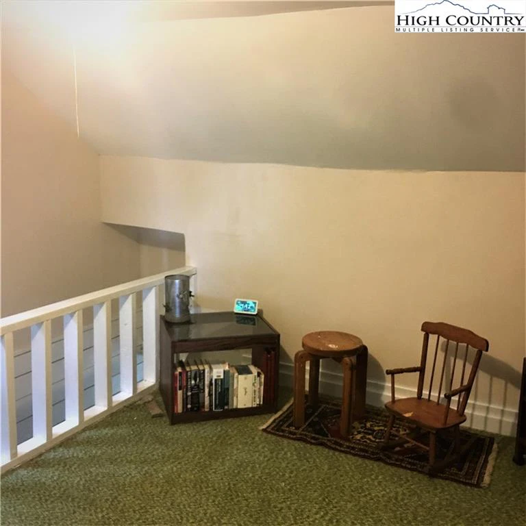 Image number 5 for the current listing