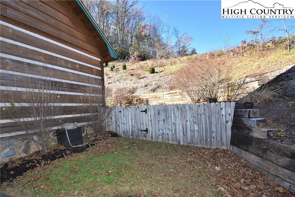 Image number 2 for the current listing