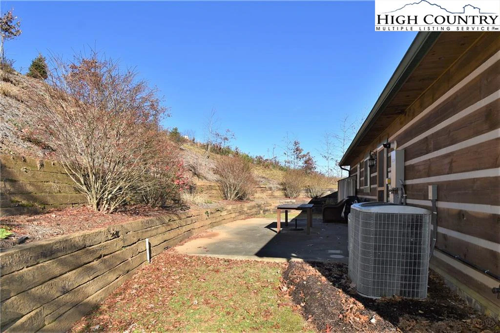 Image number 12 for the current listing