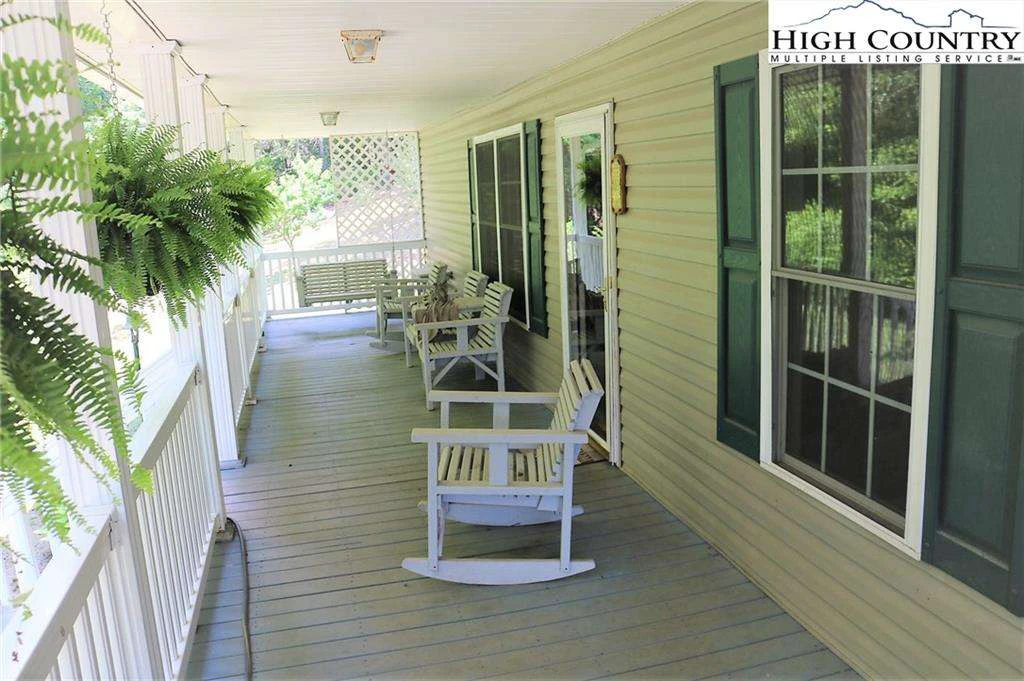 Image number 4 for the current listing