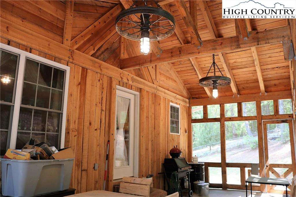 Image number 7 for the current listing