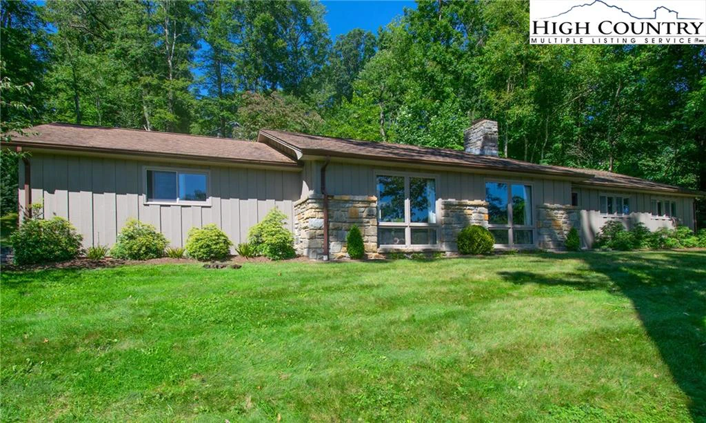 Image number 1 for the current listing