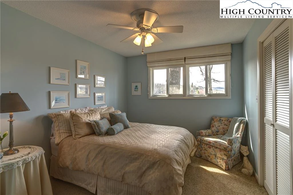 Image number 15 for the current listing