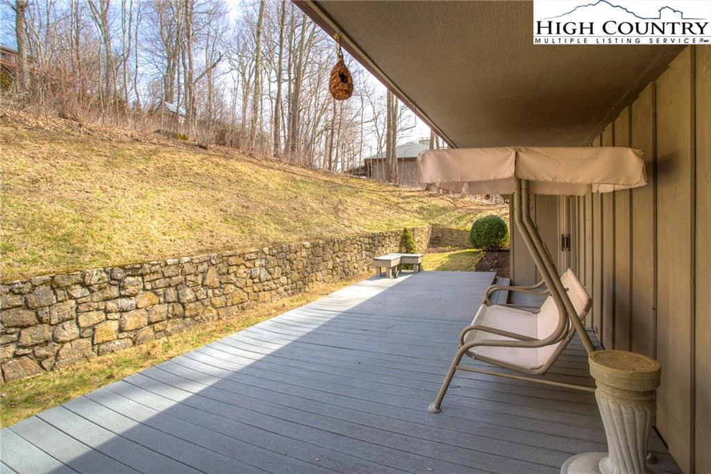 Image number 9 for the current listing